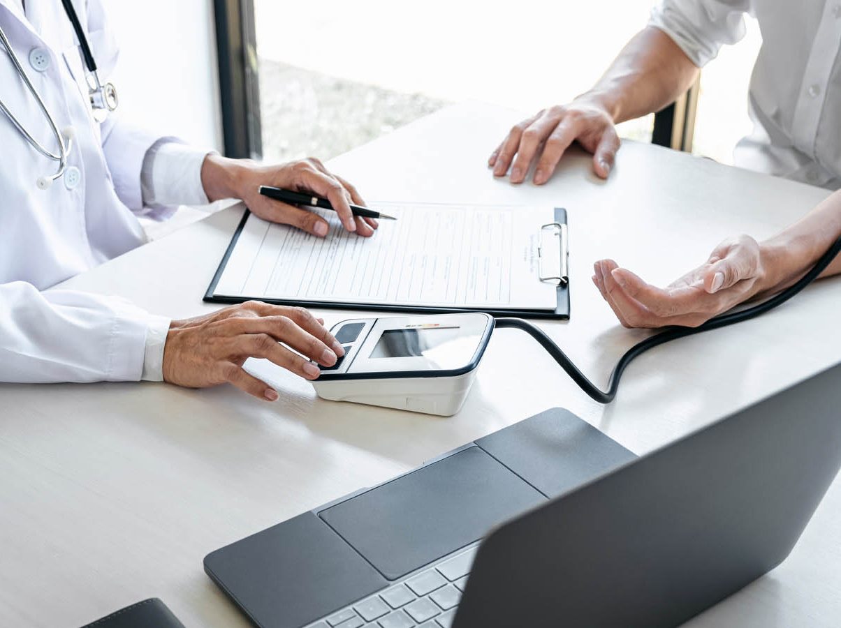 centro medico biozoe - consejos del doctor fabio castillo alvarez - Cómo una valoración médica oportuna puede prevenir complicaciones futuras